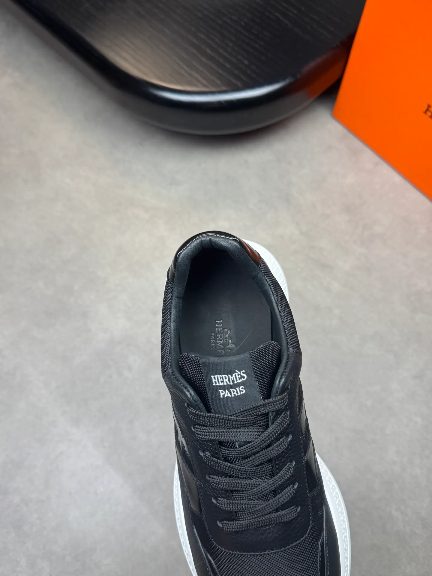 [HERMES] Hermès men's shoes 💰520💰 - high-end quality original items 🔍🔍🔍 casual sports shoes - upper: 🔝 pebbled calfskin, brand high mercerized canvas, body sewn with brand ´H´ totem, tongue brand logo cloth label - lining: water-dyed cowhide -Outsole: Ultra-light T men's shoes 💰U foam·rubber; two-color molded outsole -Ultra-high quality control·Fine workmanship: highlighted (high-end·luxury·grade) -Size: 39-44 (38, 45, can be customized)